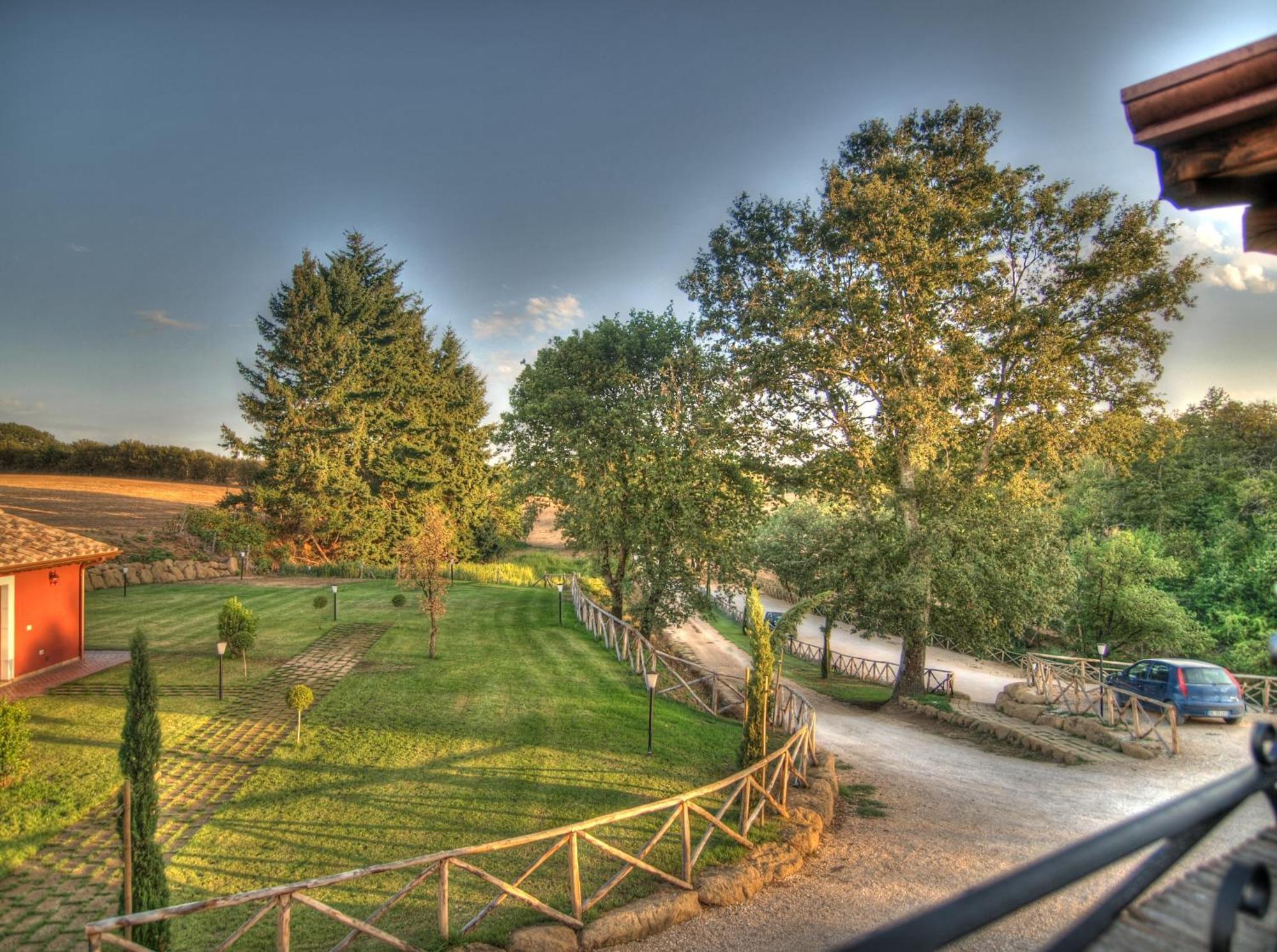Agriturismo Podere Del Lepre San Quirico  Экстерьер фото